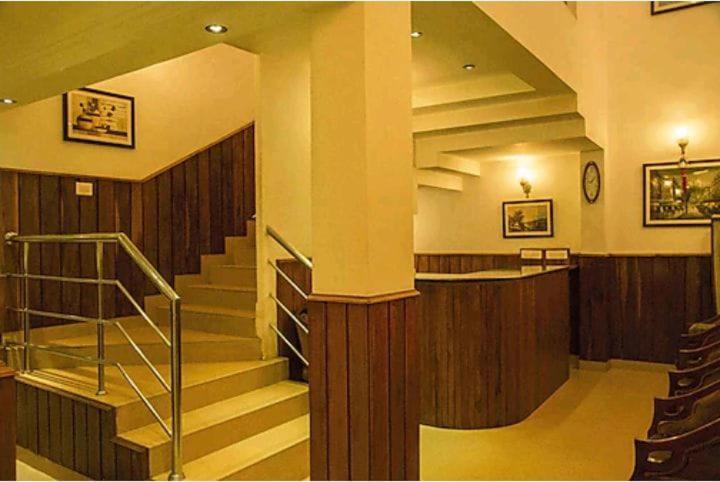 Готель Garden Manor Уті Екстер'єр фото