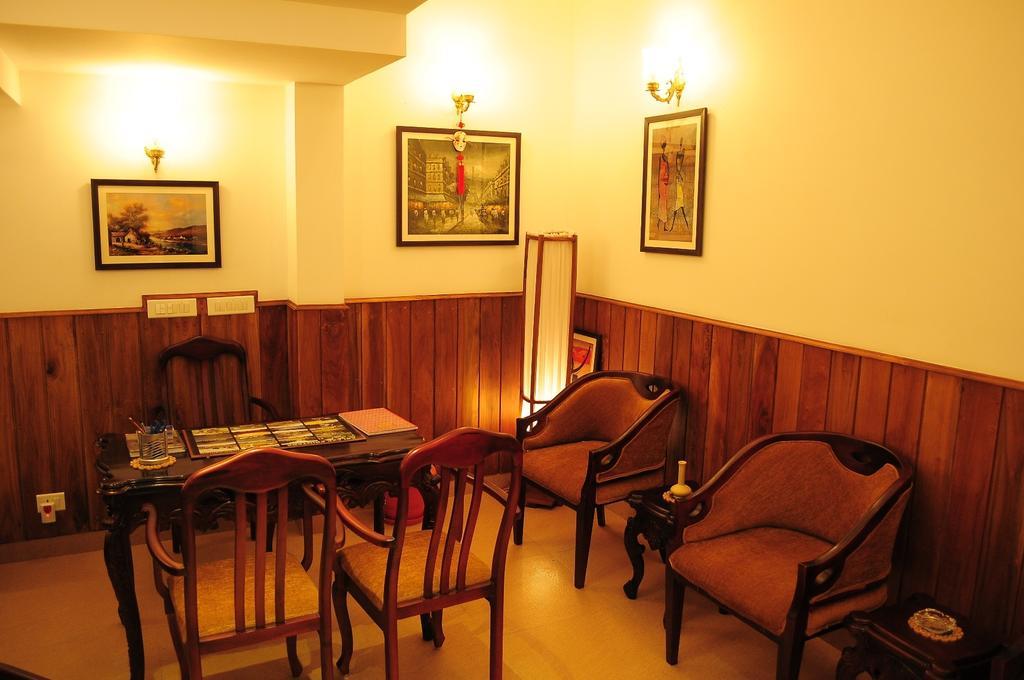 Готель Garden Manor Уті Екстер'єр фото