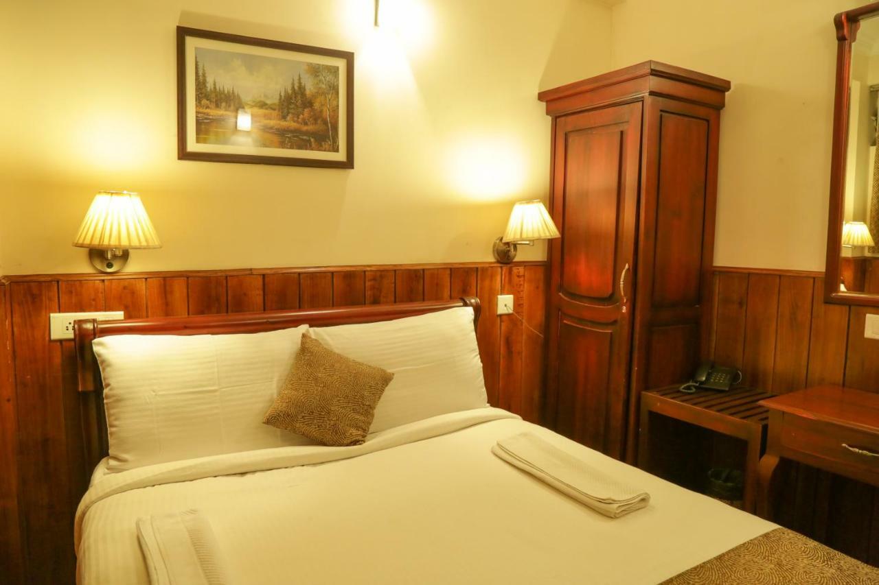 Готель Garden Manor Уті Екстер'єр фото