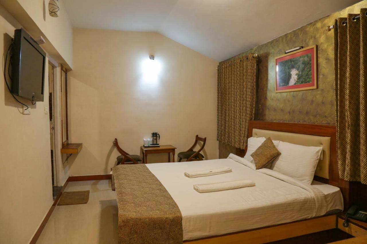 Готель Garden Manor Уті Екстер'єр фото